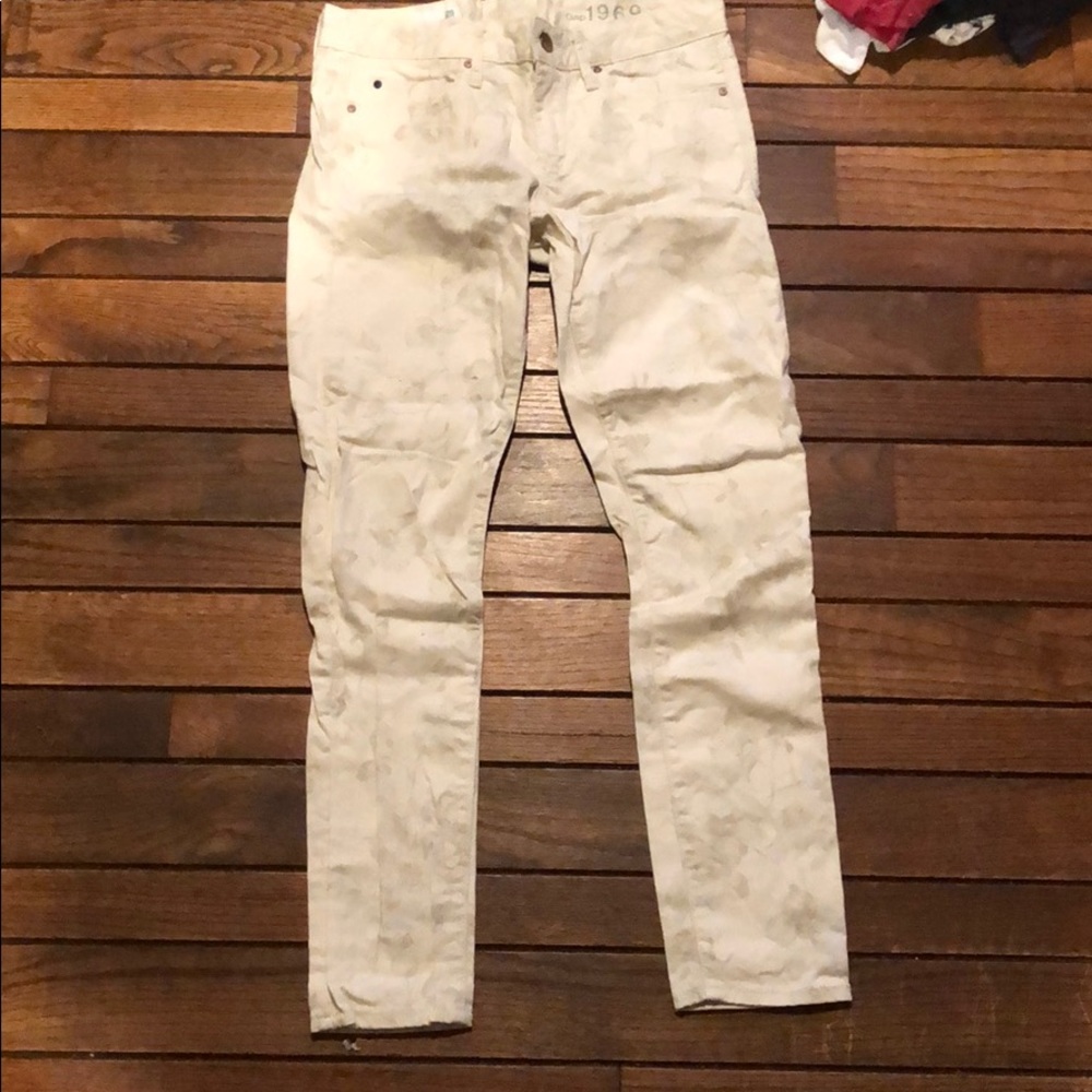 Jeans with flora detail